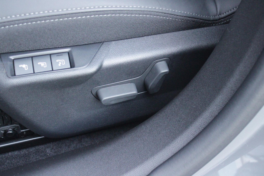 Peugeot 208 1.2 Hybrid 145PK AUTOMAAT GT PACK | ELEKTRISCH BEDIENBARE BESTUURDERSSTOEL MET MASSAGE FUNCTIE | ALCANTARA BEKLEDING | STOEL VERWARMING | CRUISE CONTROL | DAB+ RADIO | APPLE CARPLAY/ANDROID AUTO | FULL LED KOPLAMPEN | KEYLESS ENTRY/START | 17" LICHTMETALEN VELGEN | CLIMATE CONTROL | PARKEERSENSOREN VOOR + ACHTER | ACHTERUITRIJ CAMERA |