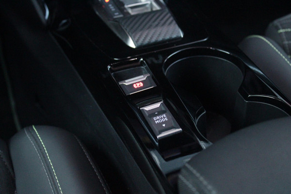 Peugeot 208 1.2 Hybrid 145PK AUTOMAAT GT PACK | ELEKTRISCH BEDIENBARE BESTUURDERSSTOEL MET MASSAGE FUNCTIE | ALCANTARA BEKLEDING | STOEL VERWARMING | CRUISE CONTROL | DAB+ RADIO | APPLE CARPLAY/ANDROID AUTO | FULL LED KOPLAMPEN | KEYLESS ENTRY/START | 17" LICHTMETALEN VELGEN | CLIMATE CONTROL | PARKEERSENSOREN VOOR + ACHTER | ACHTERUITRIJ CAMERA |