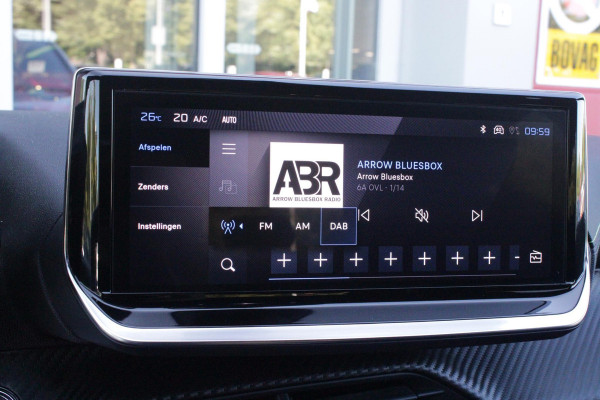Peugeot 208 1.2 Hybrid 145PK AUTOMAAT GT PACK | ELEKTRISCH BEDIENBARE BESTUURDERSSTOEL MET MASSAGE FUNCTIE | ALCANTARA BEKLEDING | STOEL VERWARMING | CRUISE CONTROL | DAB+ RADIO | APPLE CARPLAY/ANDROID AUTO | FULL LED KOPLAMPEN | KEYLESS ENTRY/START | 17" LICHTMETALEN VELGEN | CLIMATE CONTROL | PARKEERSENSOREN VOOR + ACHTER | ACHTERUITRIJ CAMERA |