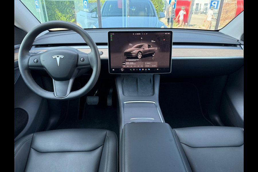 Tesla Model Y Long Range AWD 75 kWh - Automaat - Panoramadak - Navi - Parkeerhulp