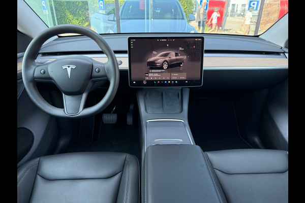Tesla Model Y Long Range AWD 75 kWh - Automaat - Panoramadak - Navi - Parkeerhulp