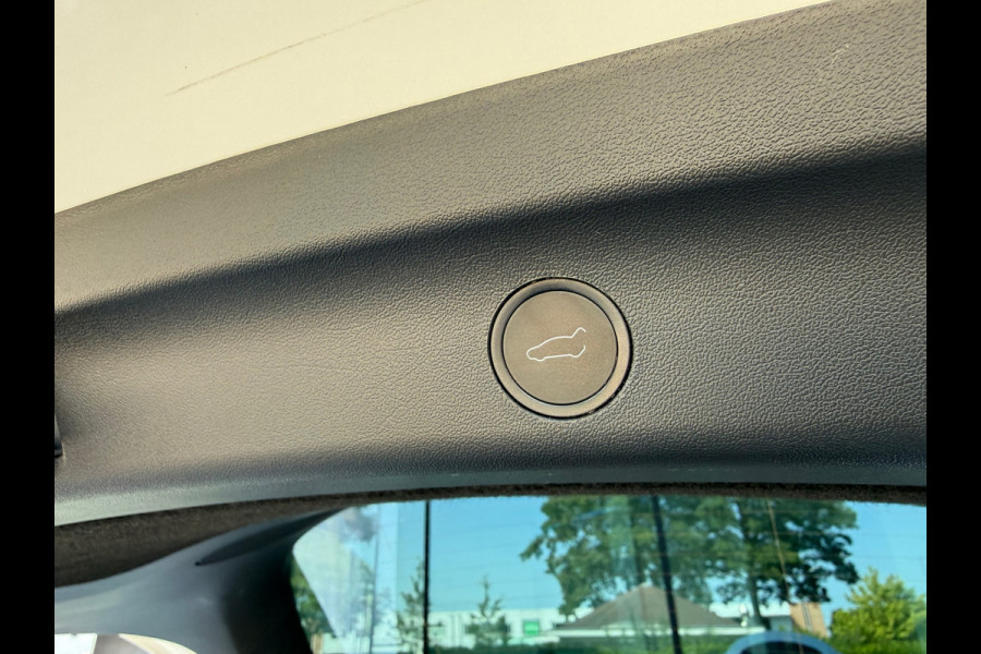 Tesla Model Y Long Range AWD 75 kWh - Automaat - Panoramadak - Navi - Parkeerhulp