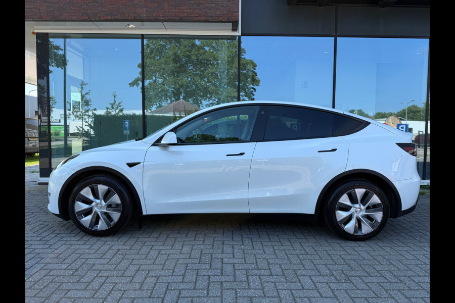 Tesla Model Y Long Range AWD 75 kWh - Automaat - Panoramadak - Navi - Parkeerhulp