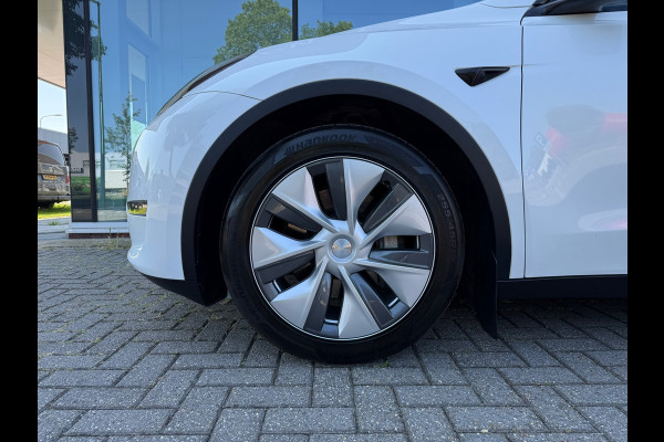 Tesla Model Y Long Range AWD 75 kWh - Automaat - Panoramadak - Navi - Parkeerhulp