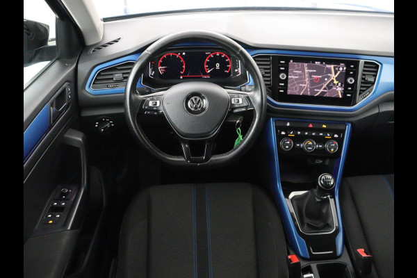 Volkswagen T-Roc 1.0 TSI Style | Trekhaak | Stoelverwarming | Parkeerhulp | Adaptive cruise | Navigatie | Bluetooth | Carplay | Climate control | Virtual cockpit