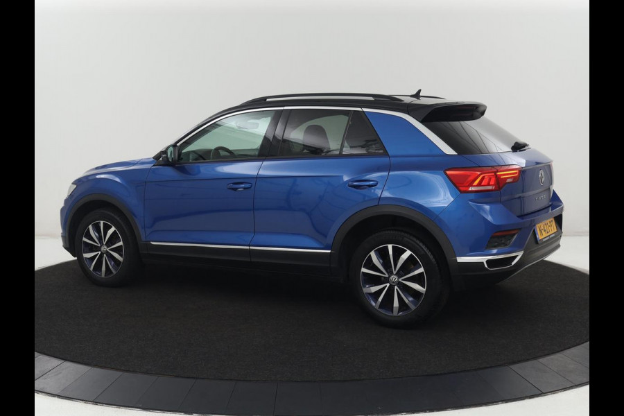 Volkswagen T-Roc 1.0 TSI Style | Trekhaak | Stoelverwarming | Parkeerhulp | Adaptive cruise | Navigatie | Bluetooth | Carplay | Climate control | Virtual cockpit