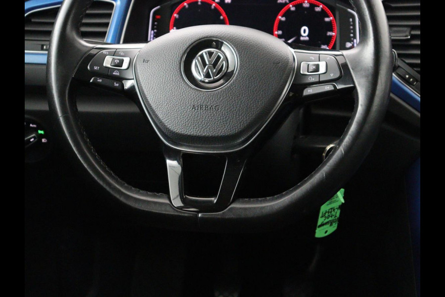 Volkswagen T-Roc 1.0 TSI Style | Trekhaak | Stoelverwarming | Parkeerhulp | Adaptive cruise | Navigatie | Bluetooth | Carplay | Climate control | Virtual cockpit