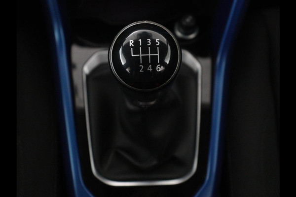 Volkswagen T-Roc 1.0 TSI Style | Trekhaak | Stoelverwarming | Parkeerhulp | Adaptive cruise | Navigatie | Bluetooth | Carplay | Climate control | Virtual cockpit