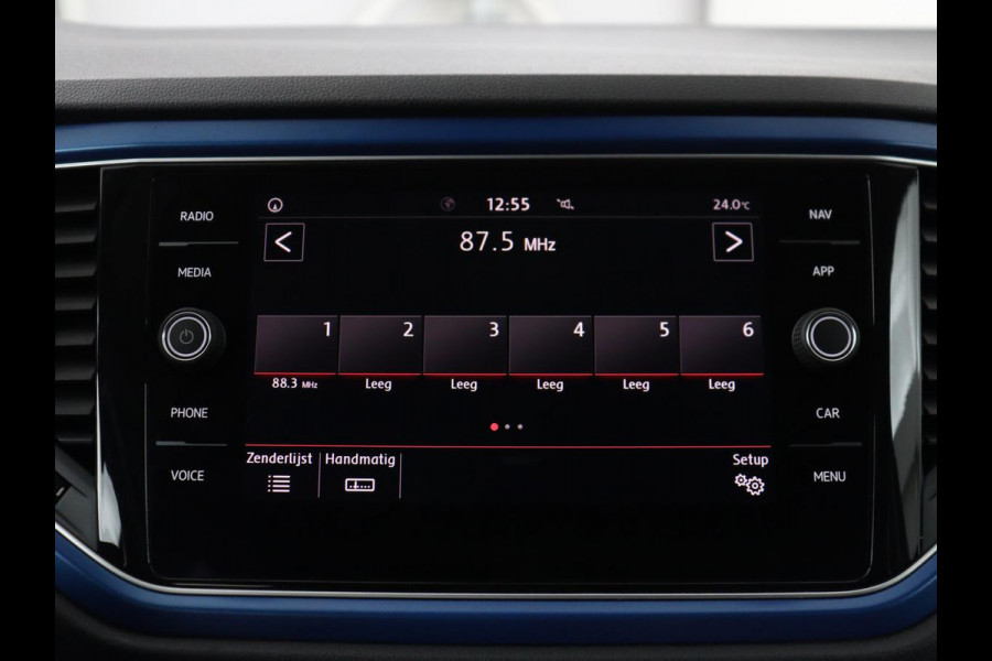 Volkswagen T-Roc 1.0 TSI Style | Trekhaak | Stoelverwarming | Parkeerhulp | Adaptive cruise | Navigatie | Bluetooth | Carplay | Climate control | Virtual cockpit