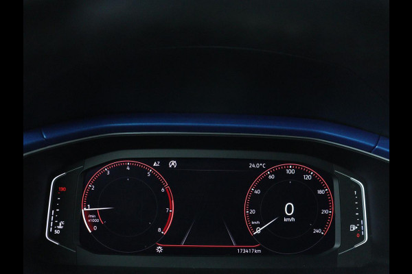 Volkswagen T-Roc 1.0 TSI Style | Trekhaak | Stoelverwarming | Parkeerhulp | Adaptive cruise | Navigatie | Bluetooth | Carplay | Climate control | Virtual cockpit