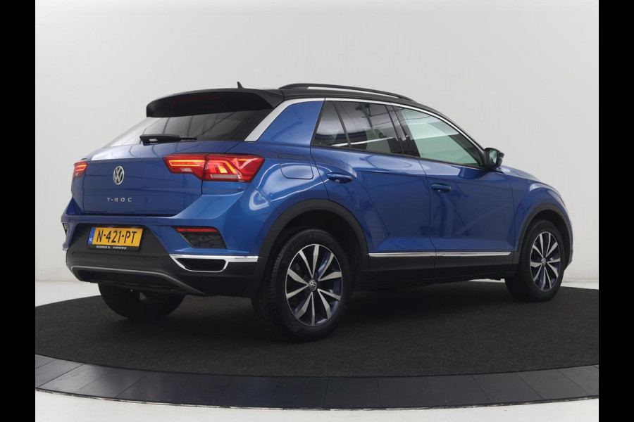 Volkswagen T-Roc 1.0 TSI Style | Trekhaak | Stoelverwarming | Parkeerhulp | Adaptive cruise | Navigatie | Bluetooth | Carplay | Climate control | Virtual cockpit