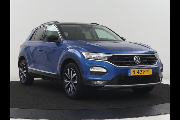 Volkswagen T-Roc 1.0 TSI Style | Trekhaak | Stoelverwarming | Parkeerhulp | Adaptive cruise | Navigatie | Bluetooth | Carplay | Climate control | Virtual cockpit