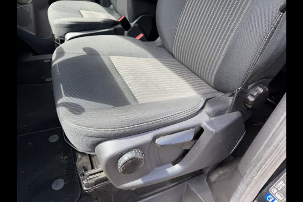 Ford Transit Custom Tourneo 310 2.0 TDCI 130pk L1H1 Titanium / vaste prijs rijklaar € 19.950 incl btw / euro 6 / zwart metallic / airco / cruise / navigatie / trekhaak / camera / isofix !