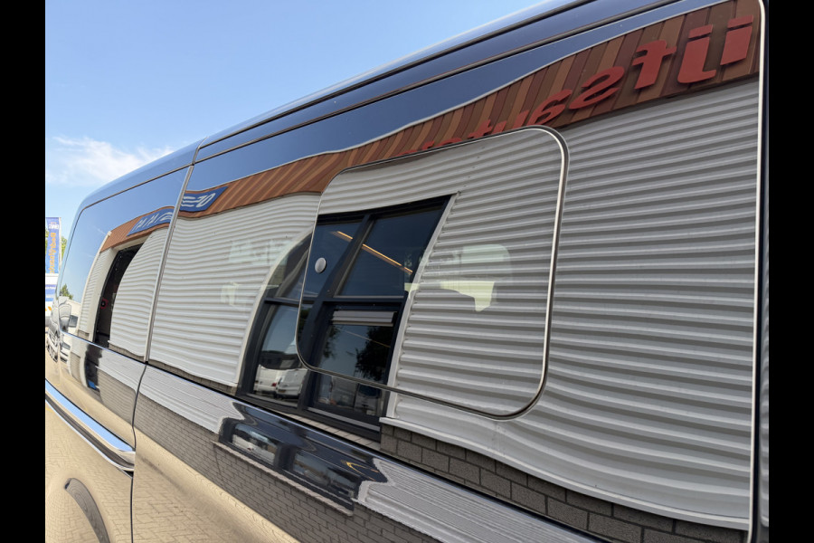 Ford Transit Custom Tourneo 310 2.0 TDCI 130pk L1H1 Titanium / vaste prijs rijklaar € 19.950 incl btw / euro 6 / zwart metallic / airco / cruise / navigatie / trekhaak / camera / isofix !