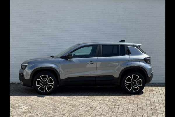 Jeep Avenger Summit 54 kWh Clima Camera Carplay PDC voor en achter Half Leder
