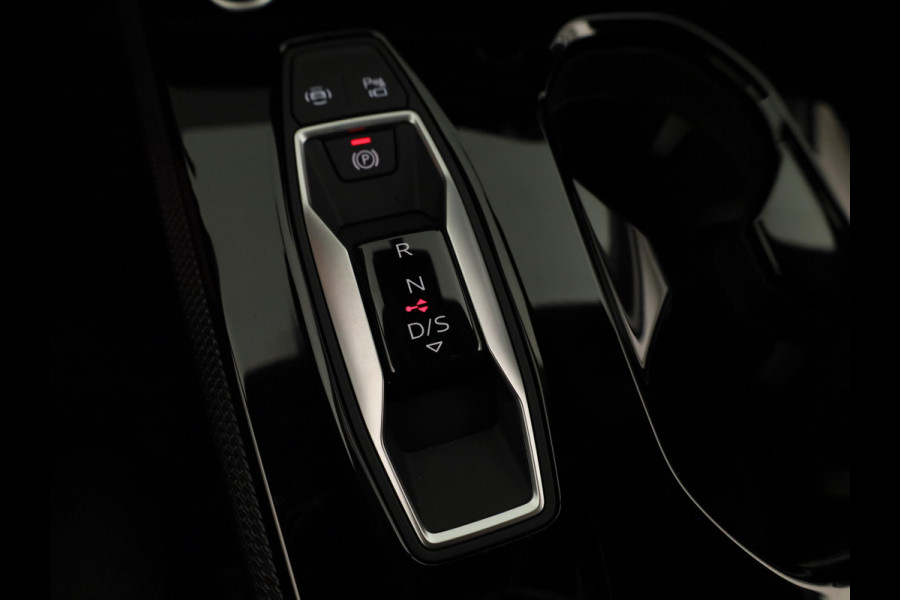 Audi A5 Avant Advanced edition e-hybrid 220 kW / 299 PK Avant 7 | Techniekpakket plus | Stoelen voor elektrisch | Geheugenpakket | Privacy glas |