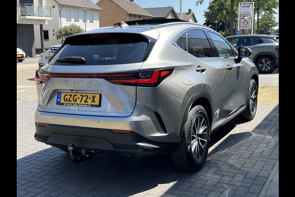 Lexus NX 450h+ AWD Luxury Line | Eerste eigenaar, Trekhaak, Panoramadak, Stoelverwarming, 360 Camera, 1500KG Trekgewicht