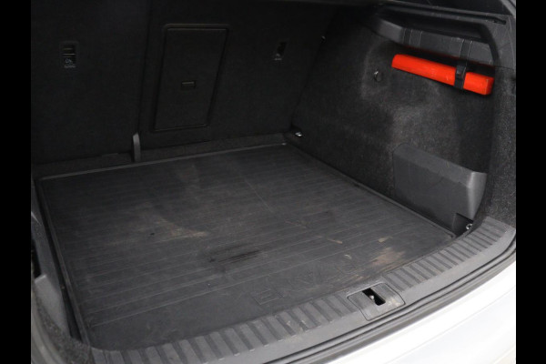 Škoda ENYAQ iV 60 Sportline | SOH 92,2% | Camera | Stuurverwarming | Adaptive Cruise | Navigatie | DAB+ | Bluetooth | Carplay | Sfeerverlichtingen | Climate control