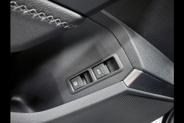 Audi A3 Sportback 45 TFSI e S edition Competition SOH 95% SFEERVERL/NAVI/V-COCKPIT/B&O/CARPLAY/ADAPT-CRUISE///