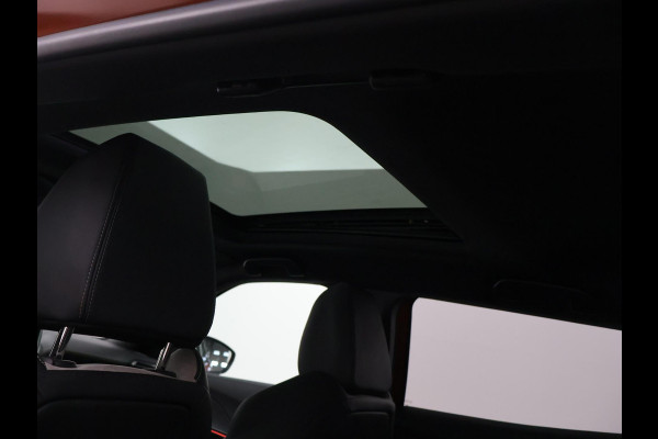 Peugeot e-2008 EV GT PREMIERE + PANORAMA SCHUIFDAK | ADAPTIVE CRUISE | STOELVERWARMING | CAMERA