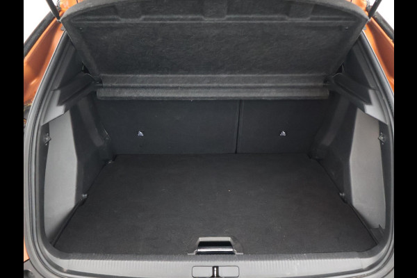 Peugeot e-2008 EV GT PREMIERE + PANORAMA SCHUIFDAK | ADAPTIVE CRUISE | STOELVERWARMING | CAMERA