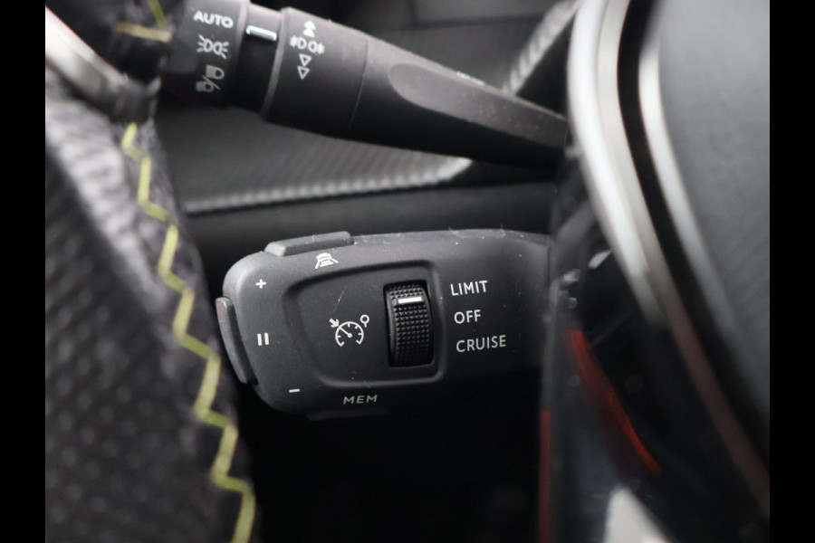 Peugeot e-2008 EV GT PREMIERE + PANORAMA SCHUIFDAK | ADAPTIVE CRUISE | STOELVERWARMING | CAMERA