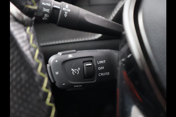 Peugeot e-2008 EV GT PREMIERE + PANORAMA SCHUIFDAK | ADAPTIVE CRUISE | STOELVERWARMING | CAMERA