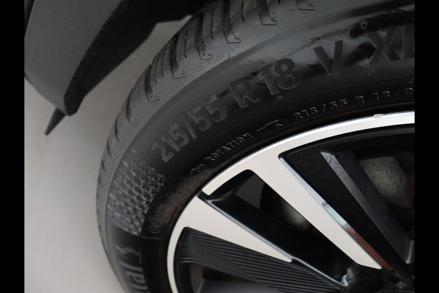 Peugeot e-2008 EV GT PREMIERE + PANORAMA SCHUIFDAK | ADAPTIVE CRUISE | STOELVERWARMING | CAMERA