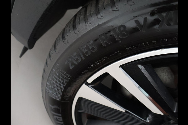 Peugeot e-2008 EV GT PREMIERE + PANORAMA SCHUIFDAK | ADAPTIVE CRUISE | STOELVERWARMING | CAMERA