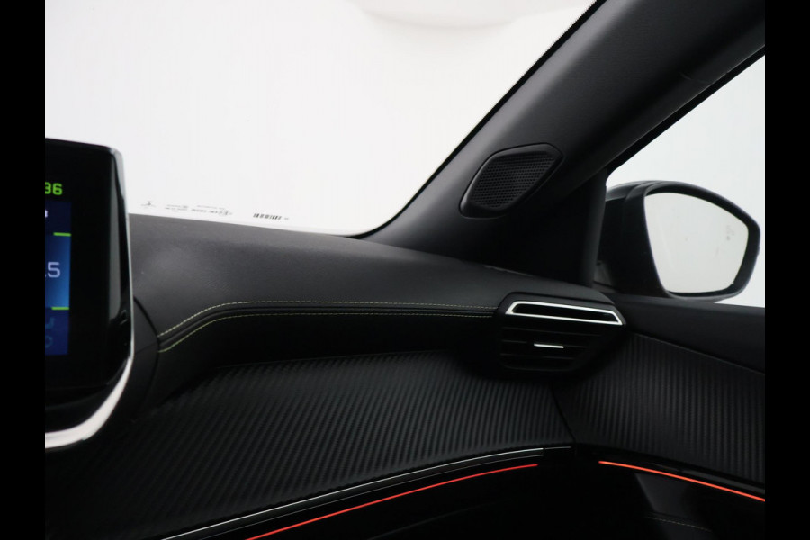 Peugeot e-2008 EV GT PREMIERE + PANORAMA SCHUIFDAK | ADAPTIVE CRUISE | STOELVERWARMING | CAMERA