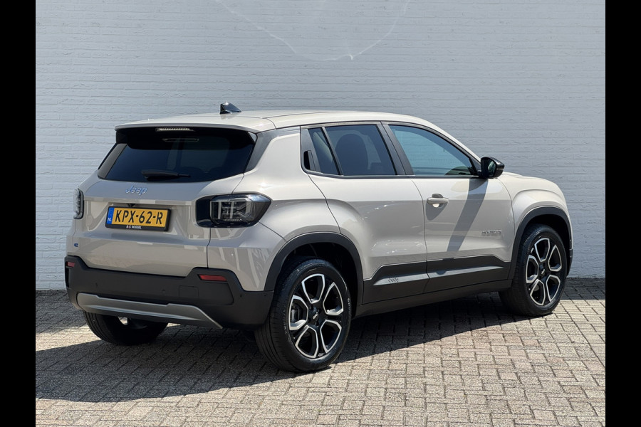 Jeep Avenger Summit 54 kWh Clima Camera Carplay PDC voor en achter Half Leder
