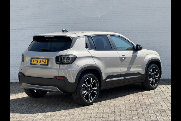 Jeep Avenger Summit 54 kWh Clima Camera Carplay PDC voor en achter Half Leder