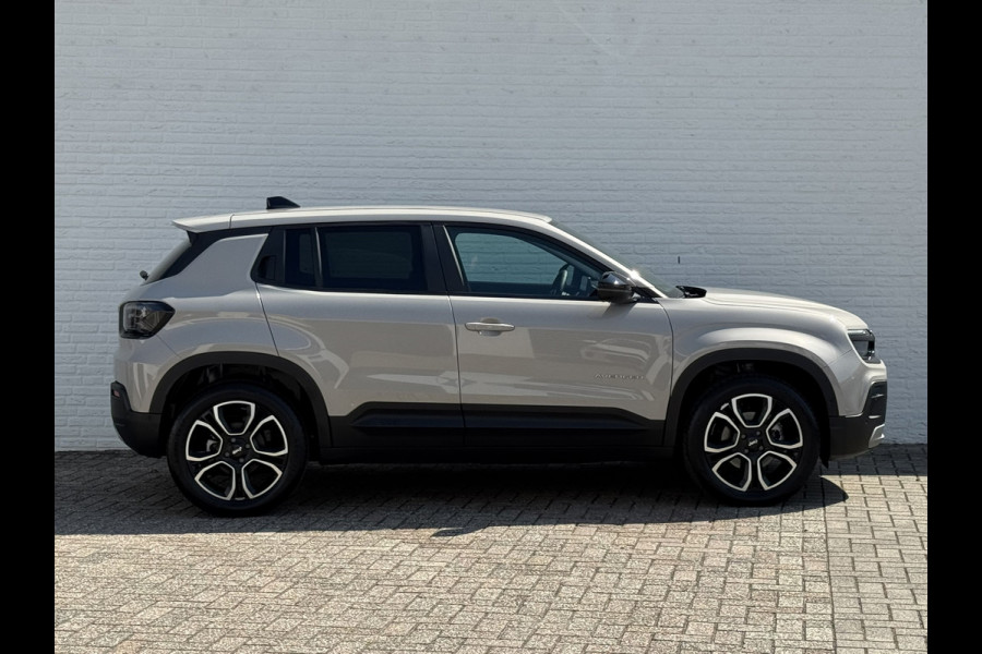 Jeep Avenger Summit 54 kWh Clima Camera Carplay PDC voor en achter Half Leder