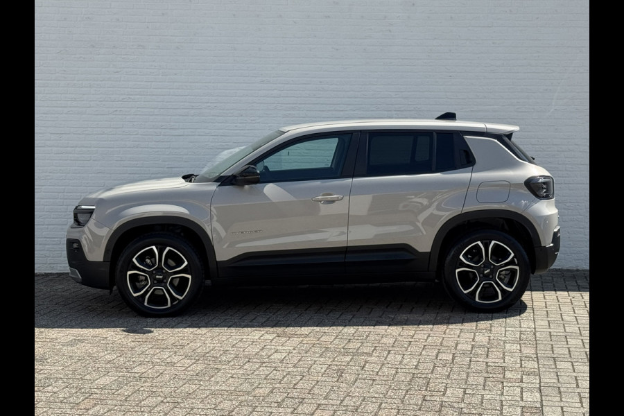 Jeep Avenger Summit 54 kWh Clima Camera Carplay PDC voor en achter Half Leder