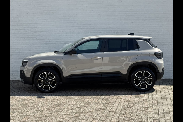 Jeep Avenger Summit 54 kWh Clima Camera Carplay PDC voor en achter Half Leder