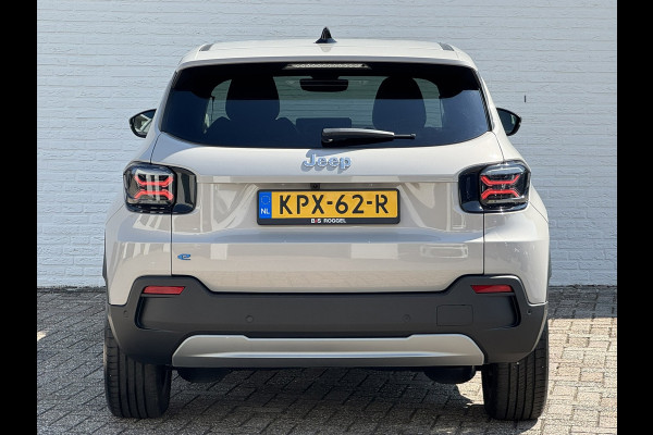 Jeep Avenger Summit 54 kWh Clima Camera Carplay PDC voor en achter Half Leder