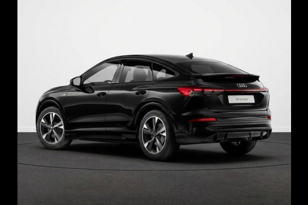 Audi Q4 e-tron S edition e-tron 82 kWh 286 pk | Glazen panoramadak | Trekhaak | Techniekpakket plus | Optiekpakket zwart-glanzend |