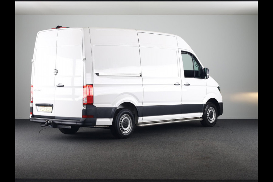 Volkswagen Crafter 35 2.0 TDI L3H3 Highline EURO VI 140 pk Automaat | Navigatie | Trekhaak | Parkeersensoren | Achteruitrijcamera | Cruise control |
