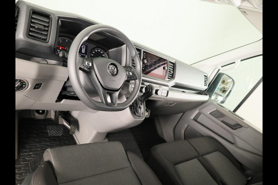 Volkswagen Crafter 35 2.0 TDI L3H3 Highline EURO VI 140 pk Automaat | Navigatie | Trekhaak | Parkeersensoren | Achteruitrijcamera | Cruise control |