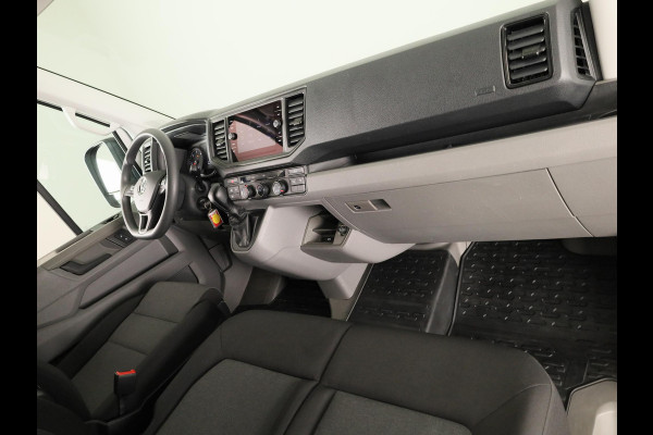 Volkswagen Crafter 35 2.0 TDI L3H3 Highline EURO VI 140 pk Automaat | Navigatie | Trekhaak | Parkeersensoren | Achteruitrijcamera | Cruise control |