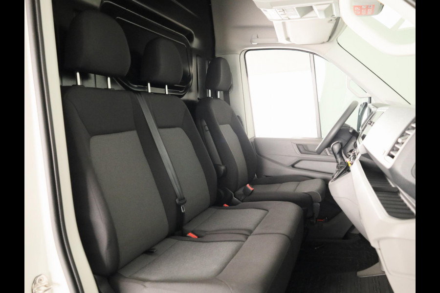 Volkswagen Crafter 35 2.0 TDI L3H3 Highline EURO VI 140 pk Automaat | Navigatie | Trekhaak | Parkeersensoren | Achteruitrijcamera | Cruise control |