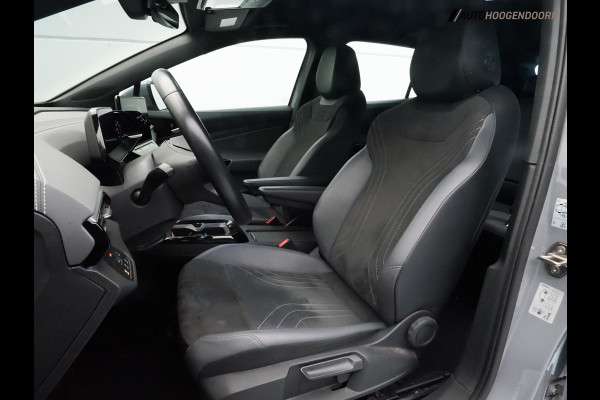 Volkswagen ID.4 Pro 77 kWh SOH 94% (ALCANTARA,STOELVERWARMING,APPLE CARPLAY,LED VERLICHTING,PARKEERSENSOREN,TREKHAAK,LM-VELGEN)
