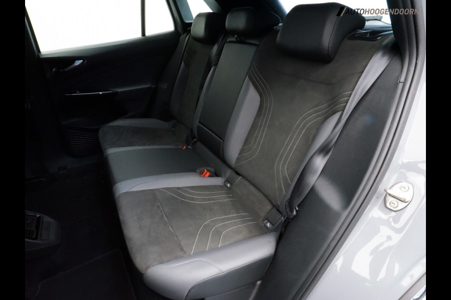 Volkswagen ID.4 Pro 77 kWh SOH 94% (ALCANTARA,STOELVERWARMING,APPLE CARPLAY,LED VERLICHTING,PARKEERSENSOREN,TREKHAAK,LM-VELGEN)