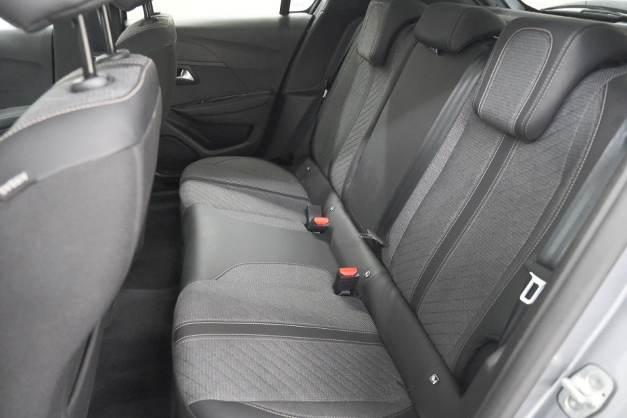 Peugeot 208 1.2 Hybrid 110 e-DCS6 Allure | Apple Carplay | Parkeersensoren Voor + Achter | Climate Control