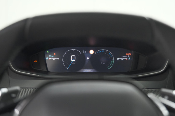 Peugeot 208 1.2 Hybrid 110 e-DCS6 Allure | Apple Carplay | Parkeersensoren Voor + Achter | Climate Control