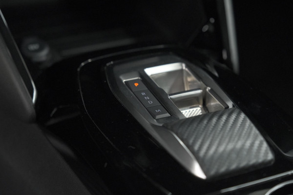 Peugeot 208 1.2 Hybrid 110 e-DCS6 Allure | Apple Carplay | Parkeersensoren Voor + Achter | Climate Control