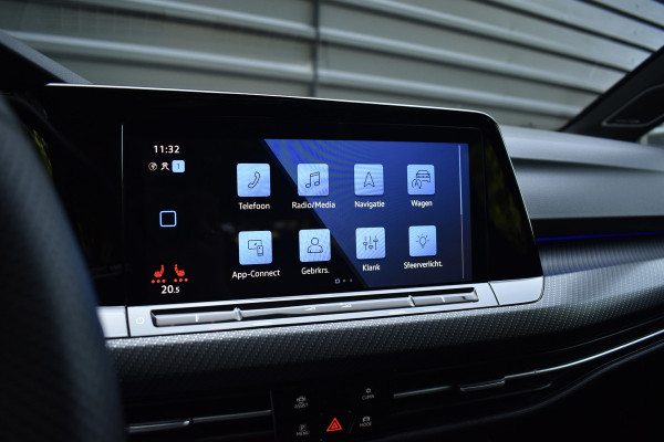 Volkswagen Golf 1.5 eTSI R-Line | Pano | Harman/Kardon | Matrix LED | ACC | Sfeerverlichting | Stuur + Stuurverwarming | Camera |