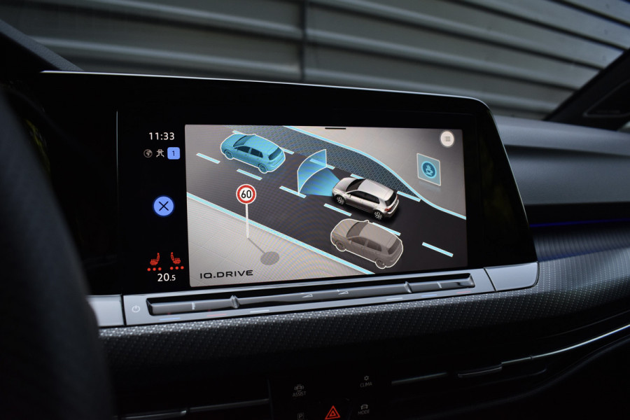 Volkswagen Golf 1.5 eTSI R-Line | Pano | Harman/Kardon | Matrix LED | ACC | Sfeerverlichting | Stuur + Stuurverwarming | Camera |