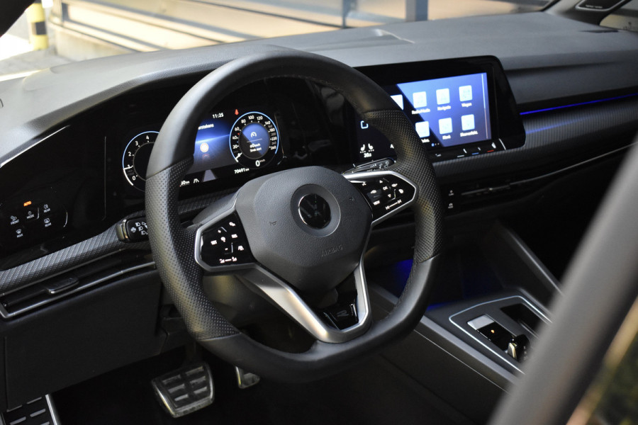 Volkswagen Golf 1.5 eTSI R-Line | Pano | Harman/Kardon | Matrix LED | ACC | Sfeerverlichting | Stuur + Stuurverwarming | Camera |