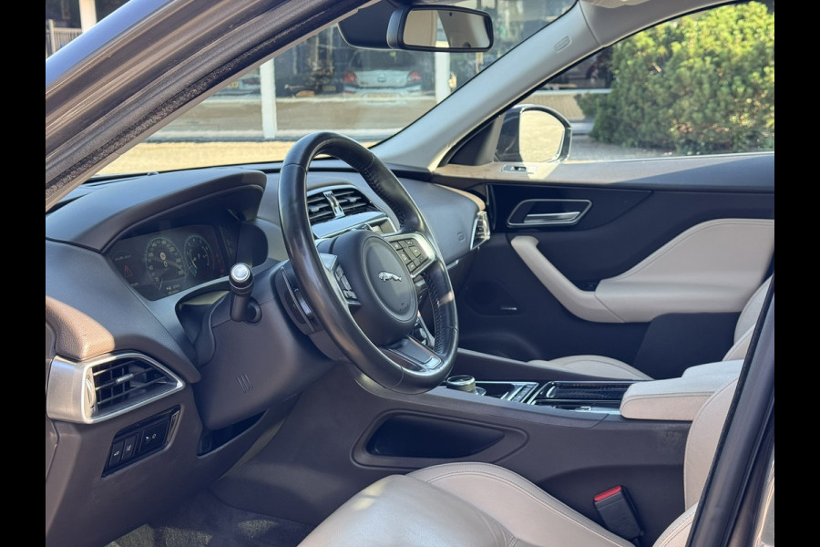 Jaguar F-Pace 2.0 Portfolio AWD 25t | Pano, Leder, Navi, Stoel+Stuurverw., Trekh., Carplay/Android | NAP | Dealeronderhouden |